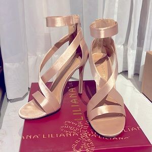 Liliana, Size 7, Champagne
